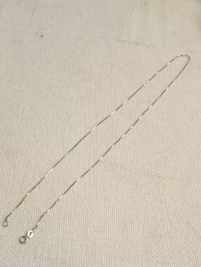 10k White Gold Box-Link Necklace - 18 Inches In Length